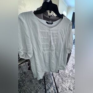 BloomChic White Textured Blouse